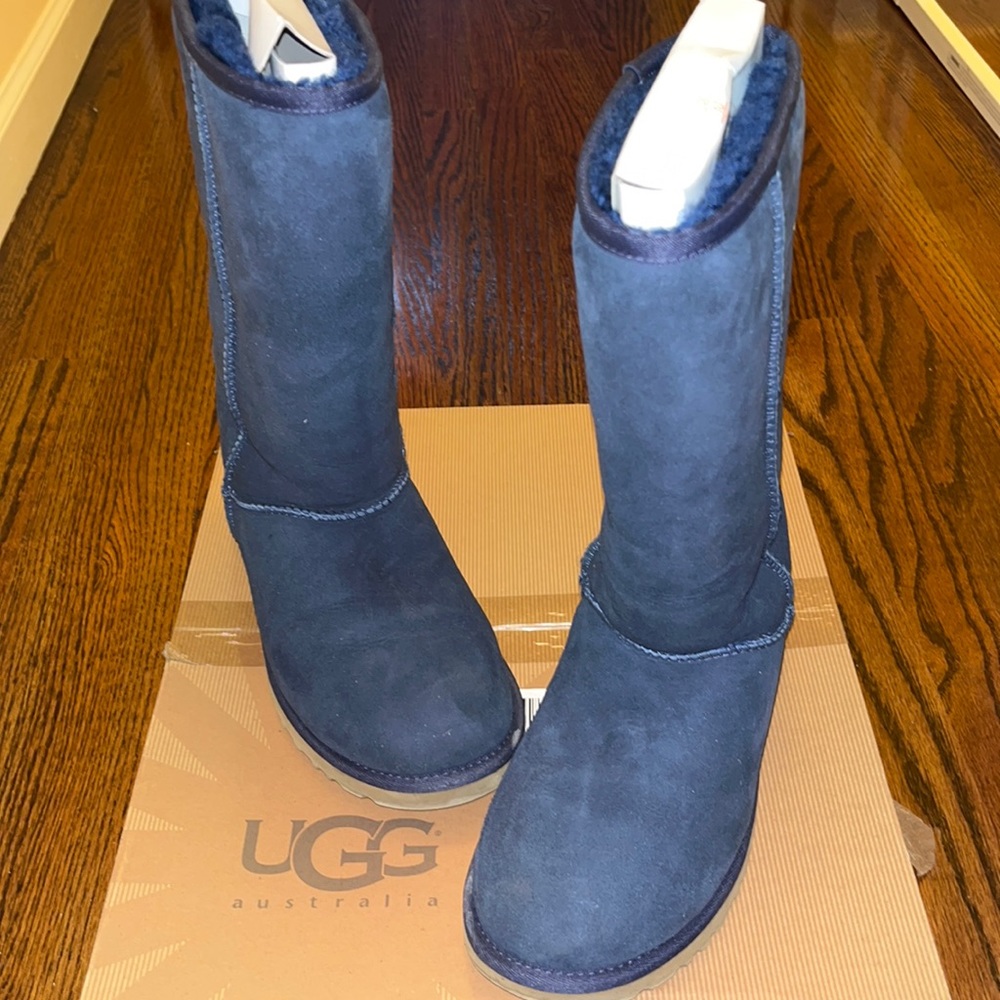 Ugg navy classic tall boot size 6